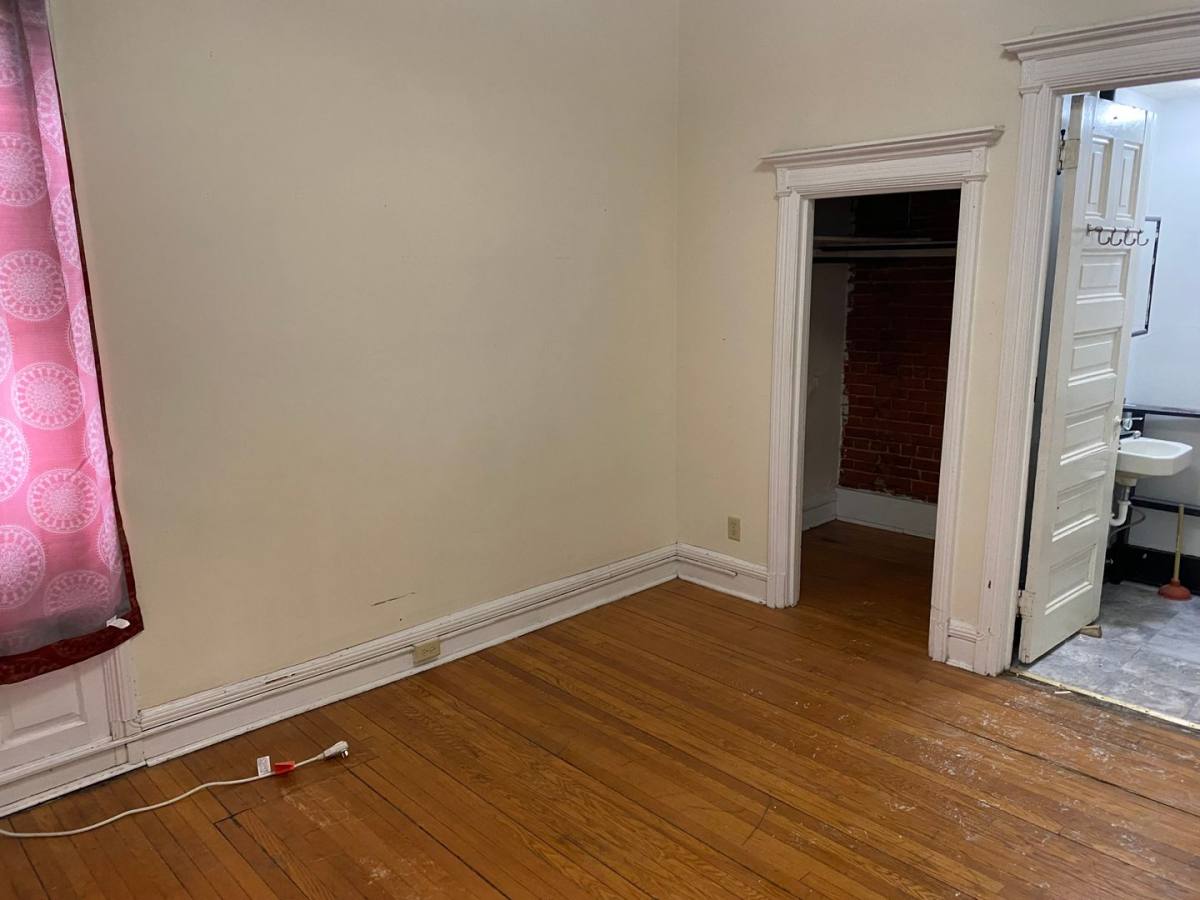 Apartment for rent at 1111-1119 H St, Lincoln, NE 68508
