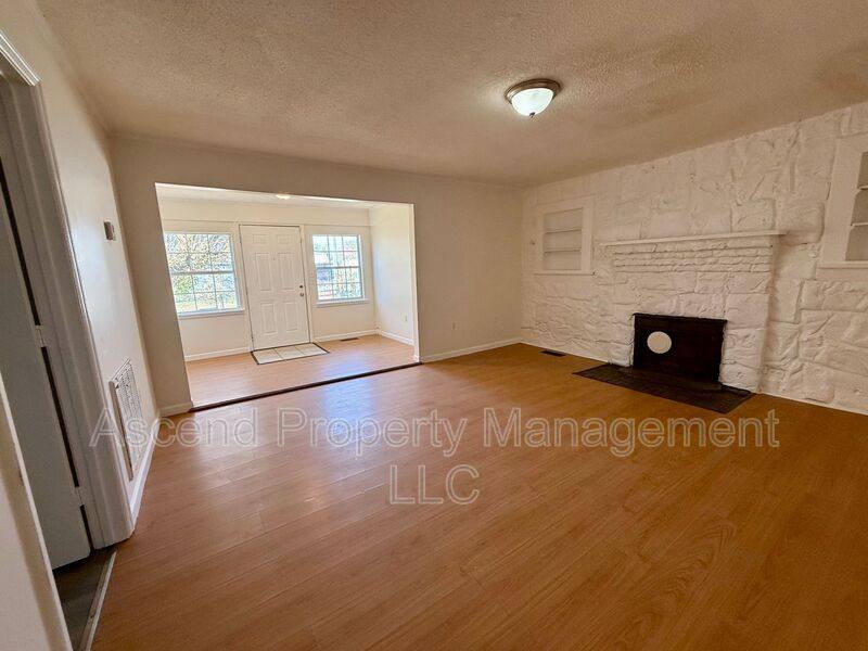 Apartment for rent at 3208 Dodds Ave #B, Chattanooga, TN 37407