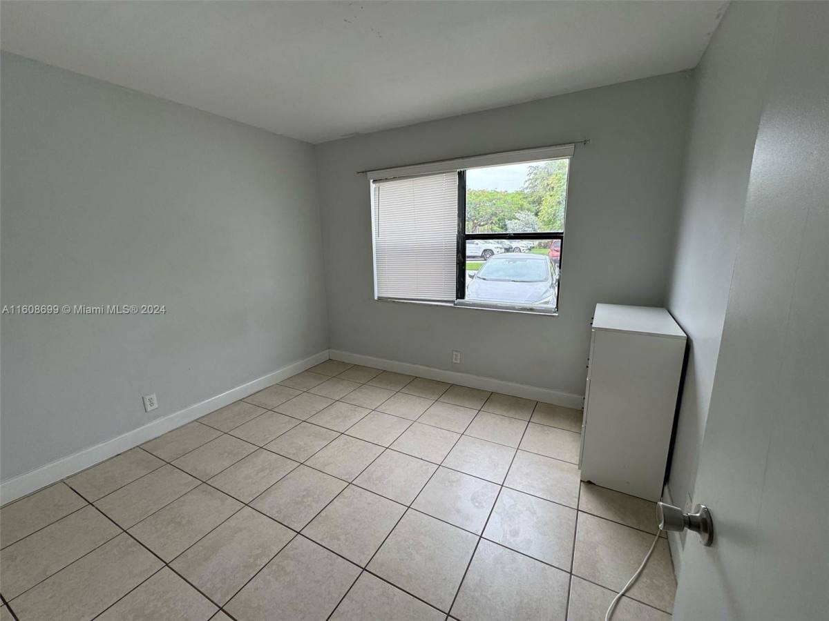 Apartment for rent at 10002 Winding Lake Rd #101, Fort Lauderdale, FL 33351