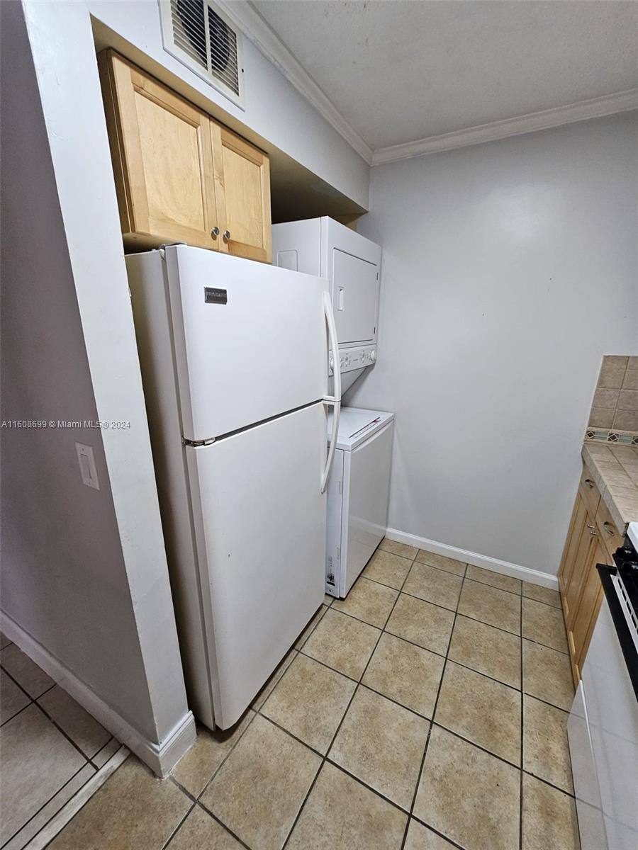 Apartment for rent at 10002 Winding Lake Rd #101, Fort Lauderdale, FL 33351