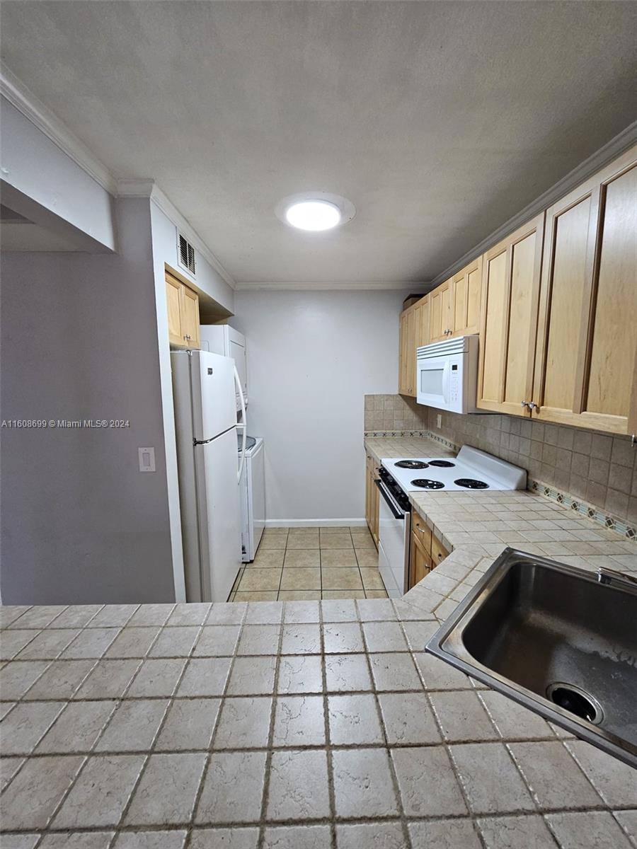 Apartment for rent at 10002 Winding Lake Rd #101, Fort Lauderdale, FL 33351