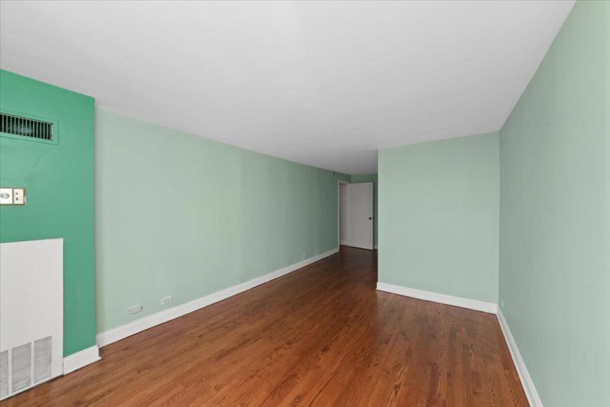 Apartment for rent at 1122 N Clark St #2706, Chicago, IL 60610