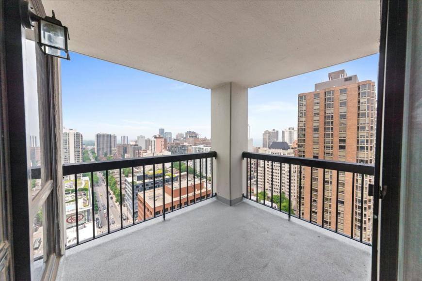 Apartment for rent at 1122 N Clark St #2706, Chicago, IL 60610