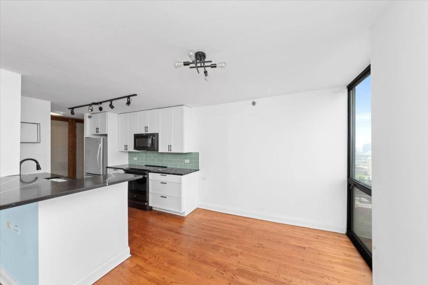 Apartment for rent at 1122 N Clark St #2706, Chicago, IL 60610