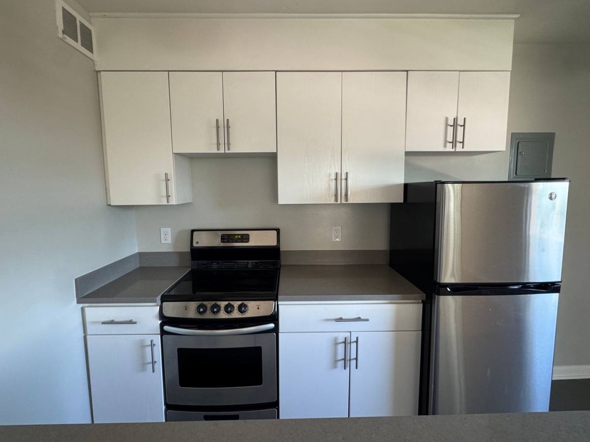 Apartment for rent at 930 NW 25th Place, Portland, OR 97210