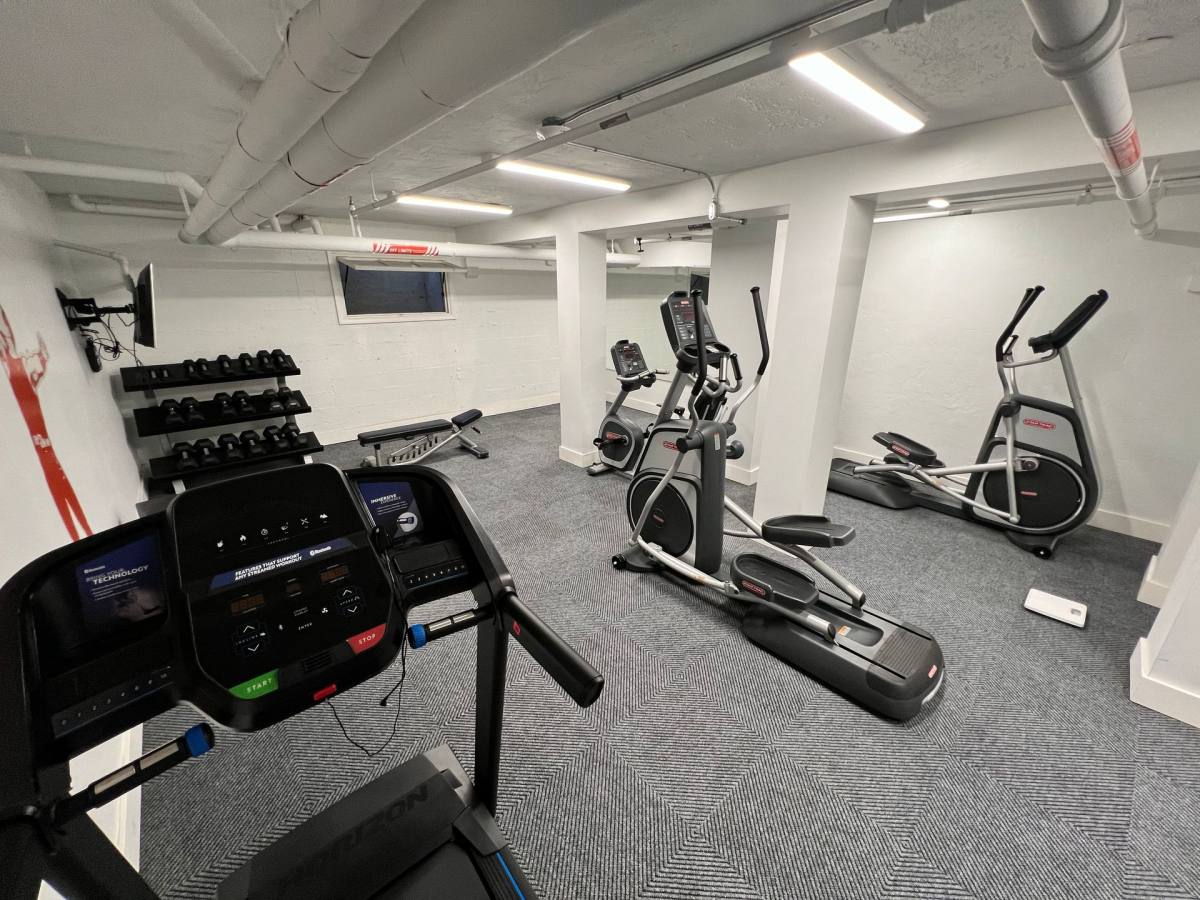 Apartment for rent at 930 NW 25th Place, Portland, OR 97210