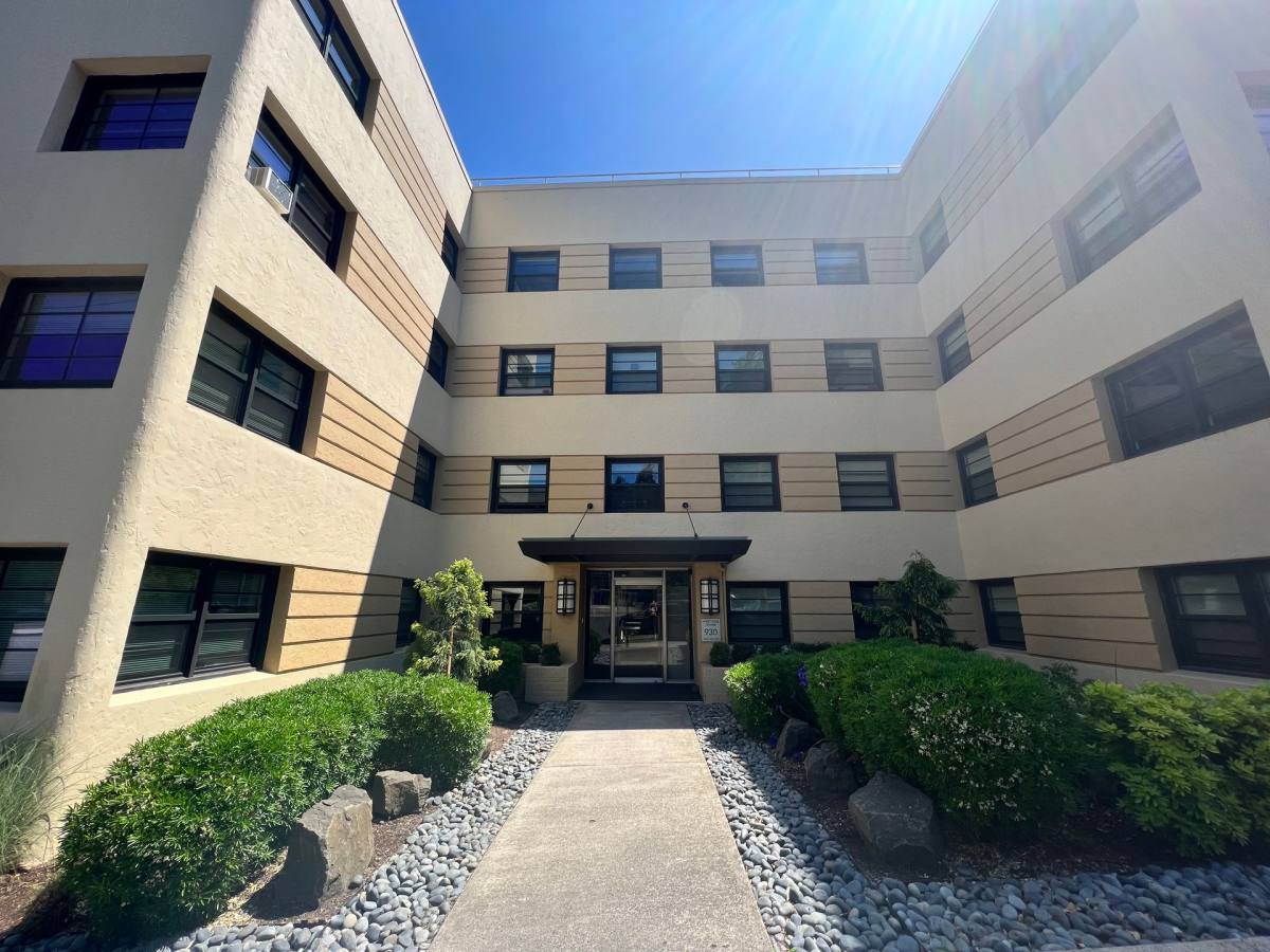 Apartment for rent at 930 NW 25th Place, Portland, OR 97210