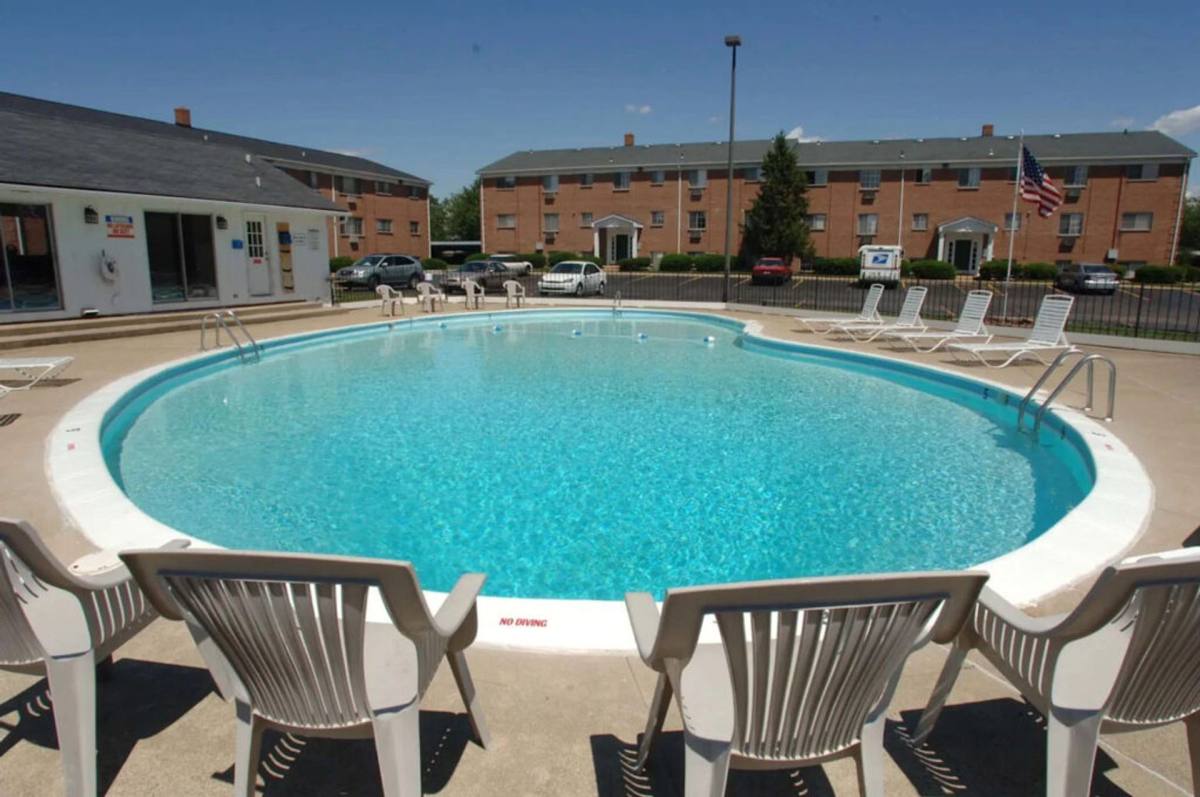 Apartment for rent at 318 N Sage St, Kalamazoo, MI 49006