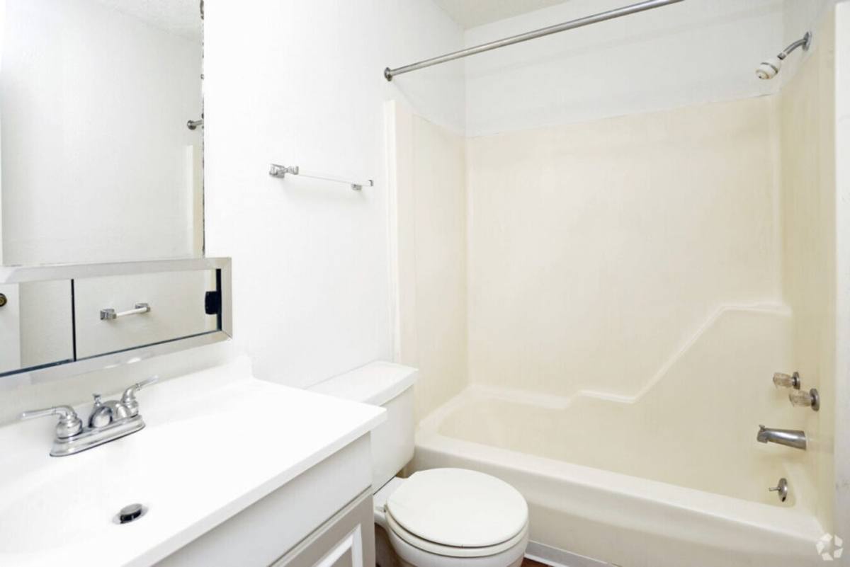 Apartment for rent at 318 N Sage St, Kalamazoo, MI 49006