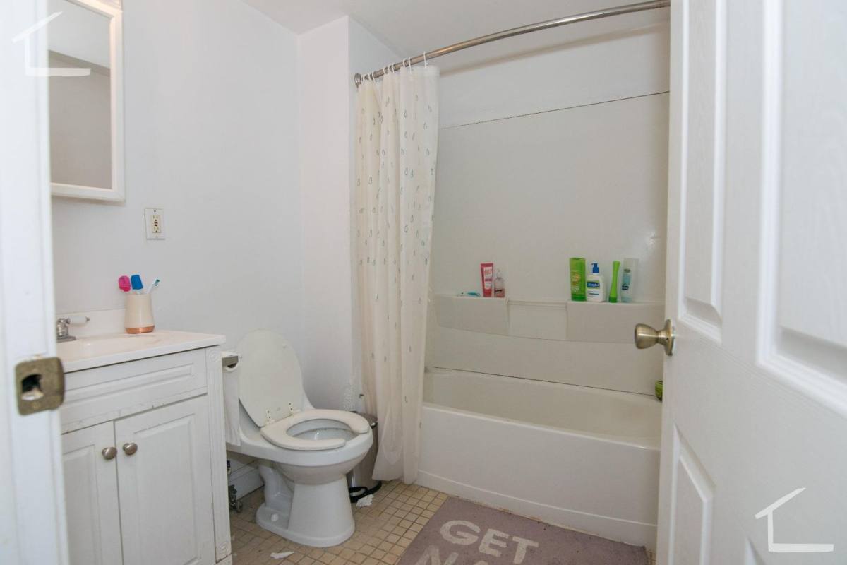 Apartment for rent at 63 Thatcher St #3, Brookline, MA 02446