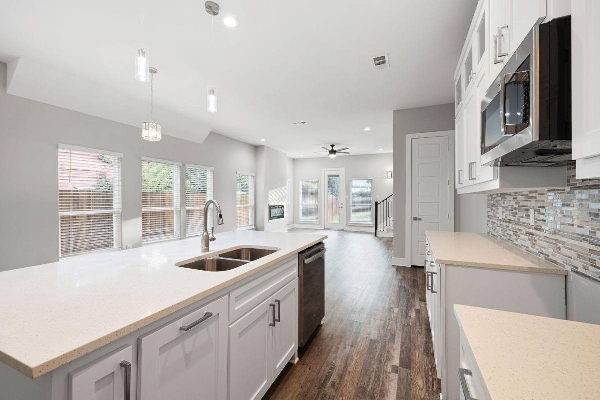 Townhouse for rent at 2811 Harston St, Dallas, TX 75212