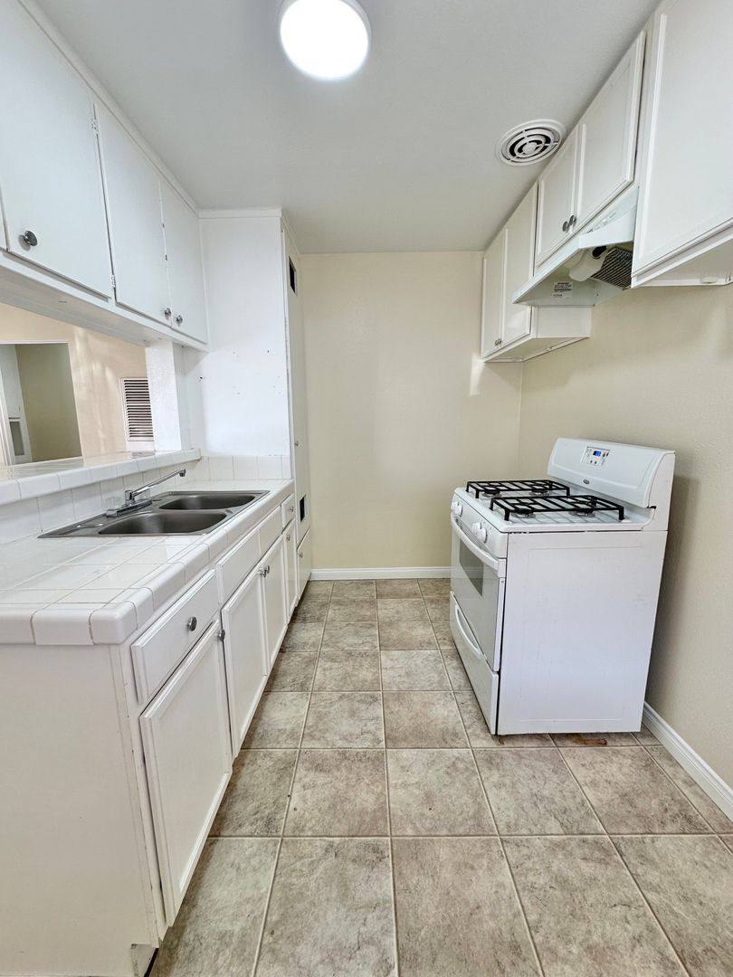 Apartment for rent at 25511-25519 S Western Ave, Lomita, CA 90717