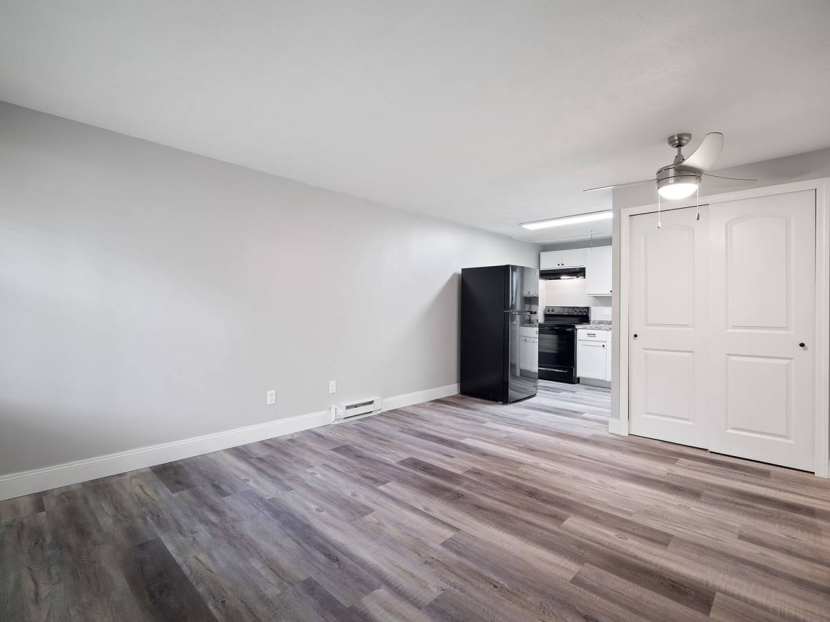 Apartment for rent at 125 S Ridge Rd W, Geneva, OH 44041