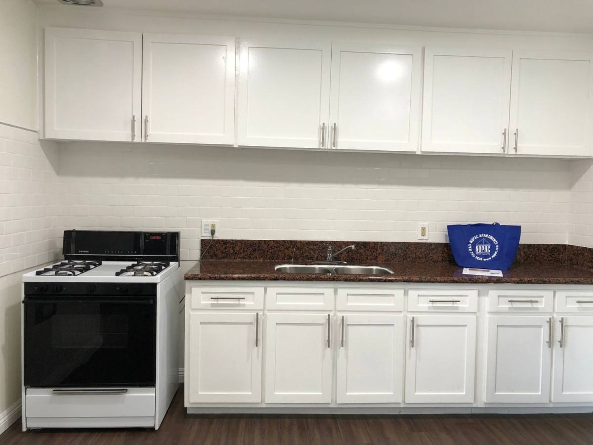 Apartment for rent at 710 W 27th St, Los Angeles, CA 90007