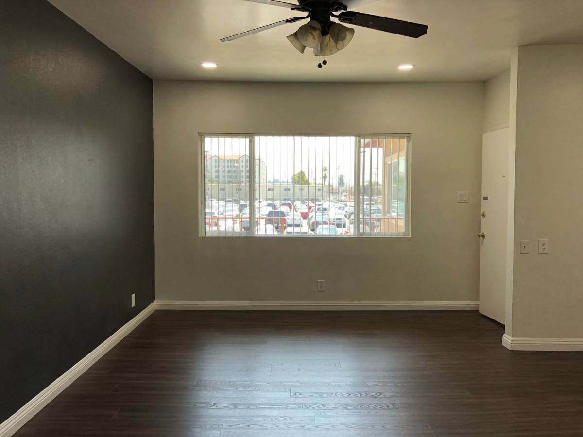 Apartment for rent at 710 W 27th St, Los Angeles, CA 90007