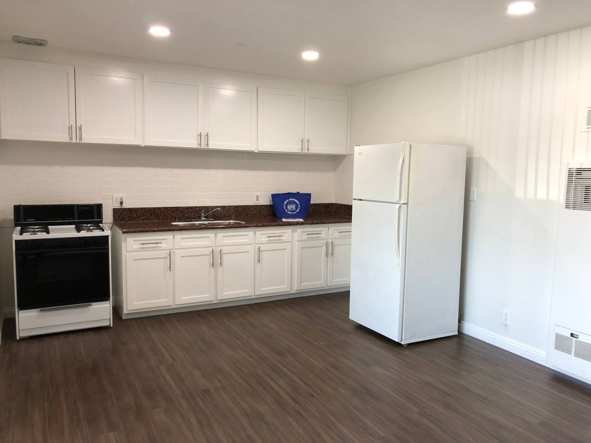Apartment for rent at 710 W 27th St, Los Angeles, CA 90007