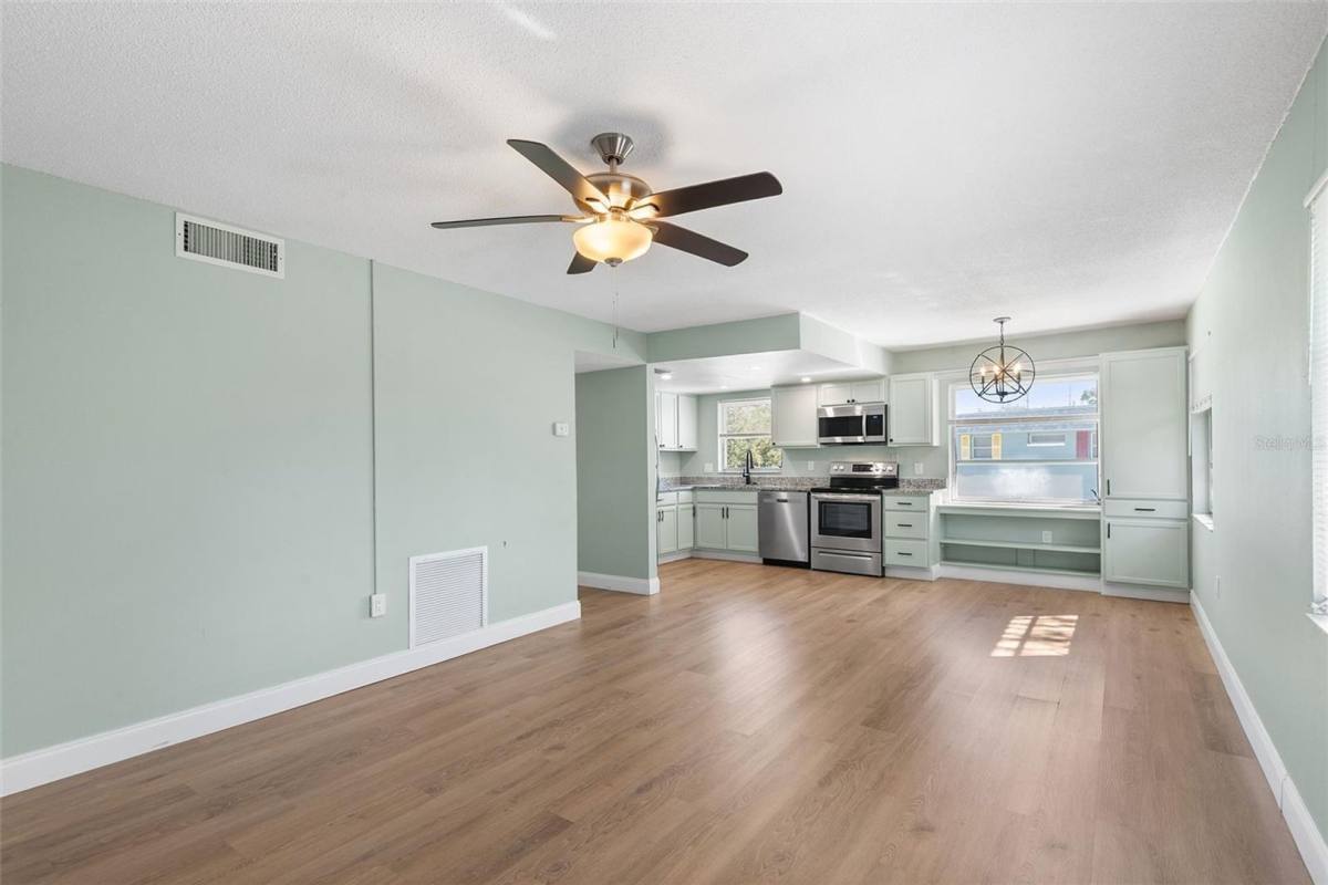 Apartment for rent at 6262 Emerson Ave S, Saint Petersburg, FL 33707