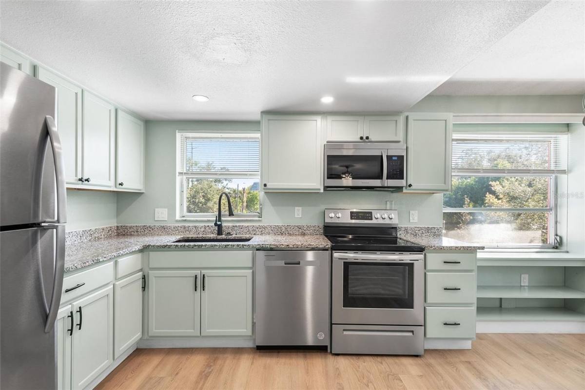 Apartment for rent at 6262 Emerson Ave S, Saint Petersburg, FL 33707