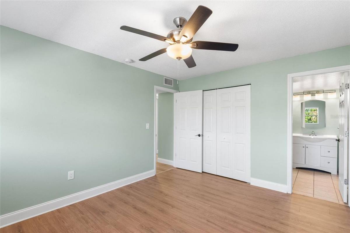 Apartment for rent at 6262 Emerson Ave S, Saint Petersburg, FL 33707