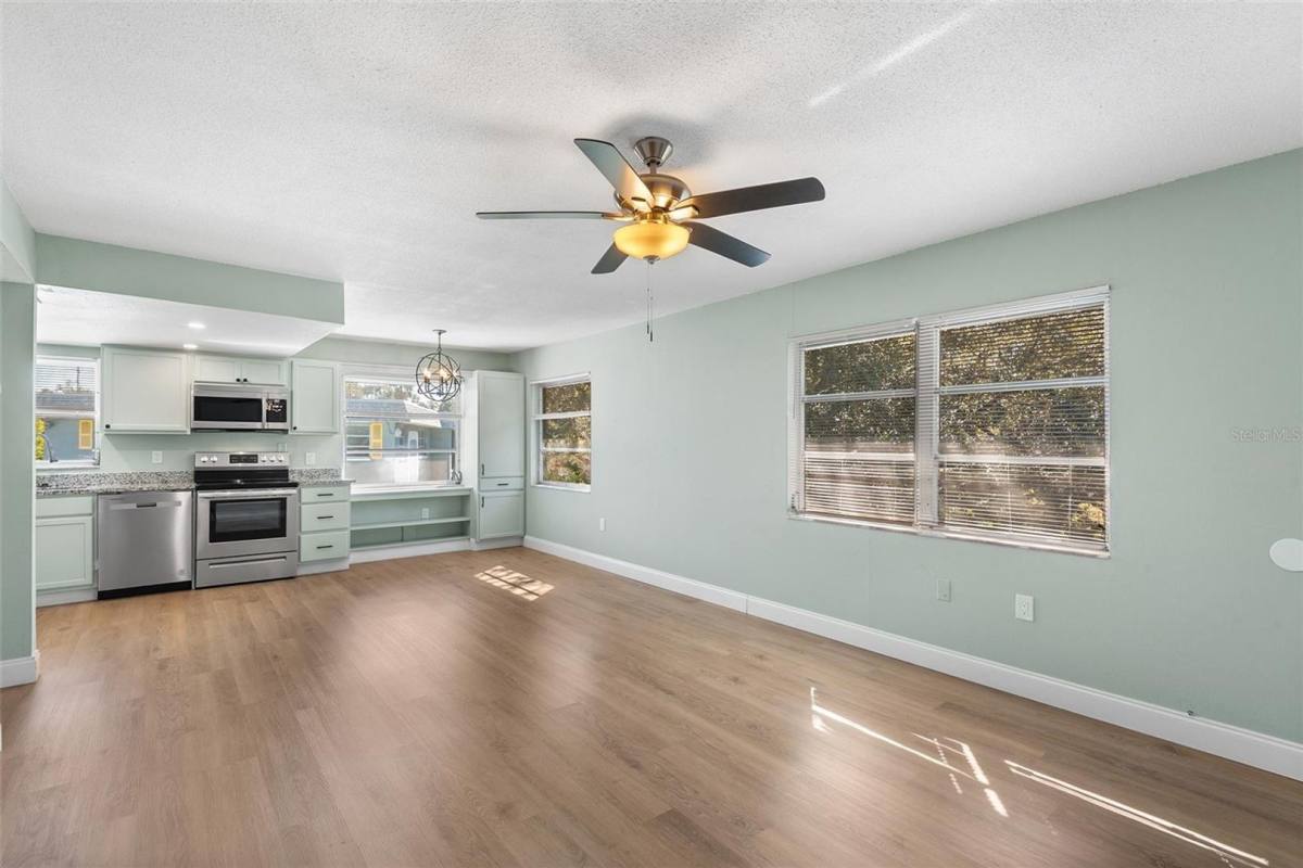 Apartment for rent at 6262 Emerson Ave S, Saint Petersburg, FL 33707
