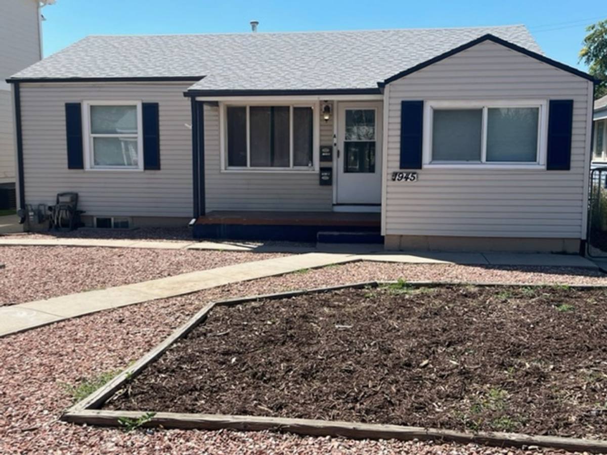 Townhouse for rent at 1945 N Oakland St, Aurora, CO 80010