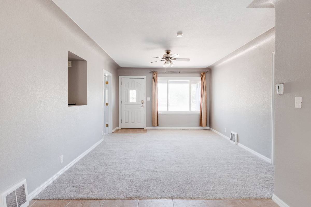 Townhouse for rent at 1945 N Oakland St, Aurora, CO 80010