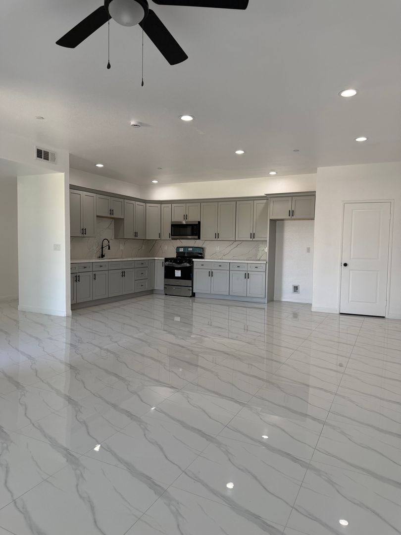 Apartment for rent at 16220 Arrow Blvd, Fontana, CA 92335