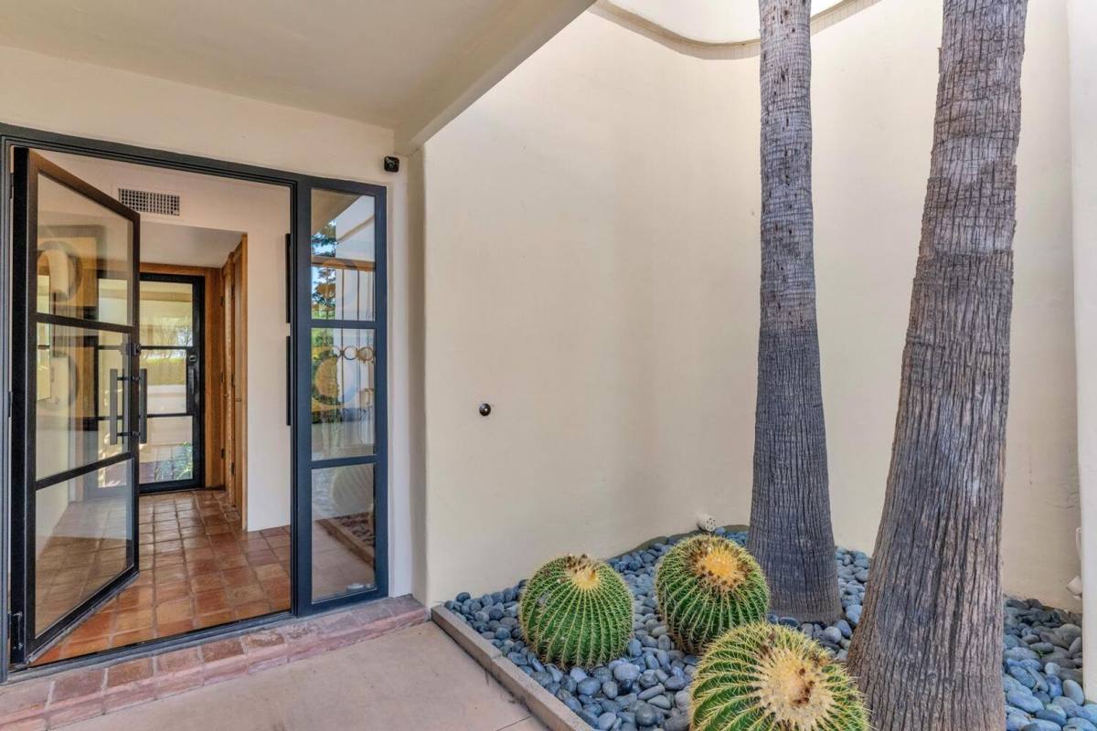 House for rent at 9447 E Calle De Valle Dr, Scottsdale, AZ 85255