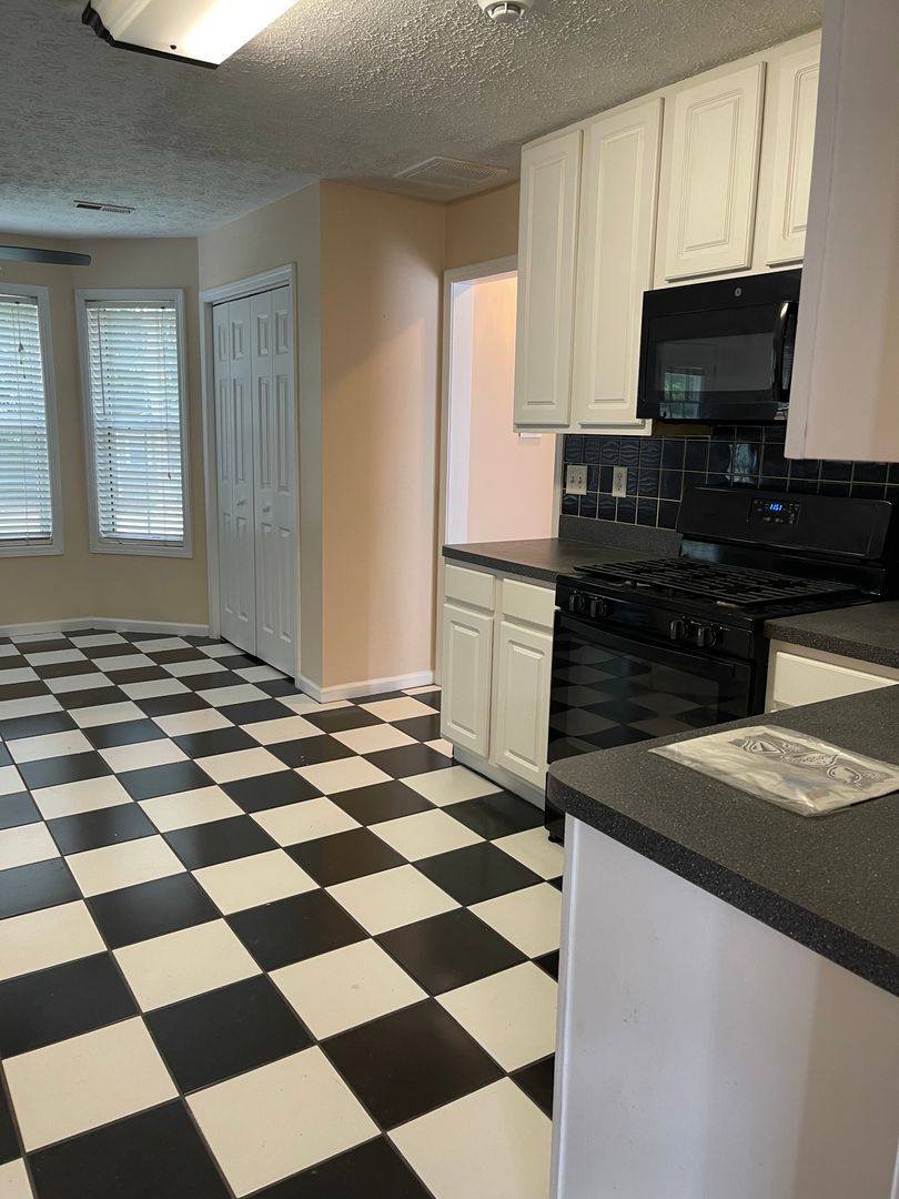 House for rent at 318 Derby Dr, Riverdale, GA 30274