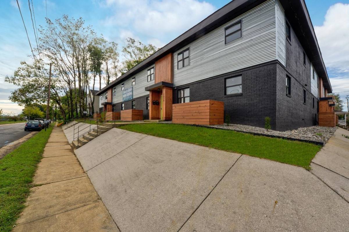 Apartment for rent at Buena Vista, 301 S Granby St, Richmond, VA 23220