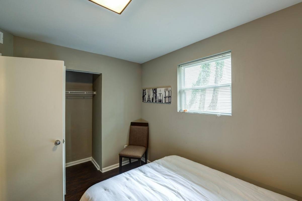 Apartment for rent at Buena Vista, 301 S Granby St, Richmond, VA 23220