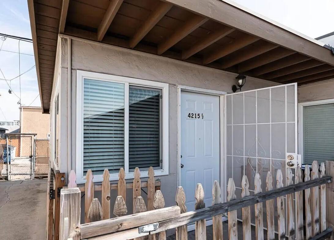 Apartment for rent at 4324 Winona Avenue, 4209-4223 5 Winona Ave #4215, San Diego, CA 92115