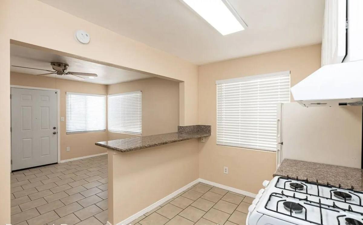 Apartment for rent at 4324 Winona Avenue, 4209-4223 5 Winona Ave #4215, San Diego, CA 92115