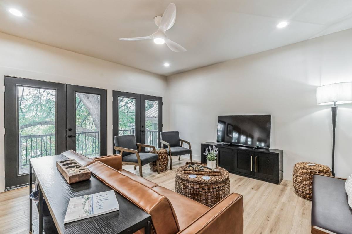House for rent at River Cliff Estates, 6786 River Rd, New Braunfels, TX 78132