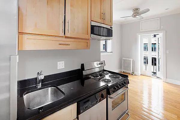 Apartment for rent at 326 E 35th St #54, New York, NY 10016