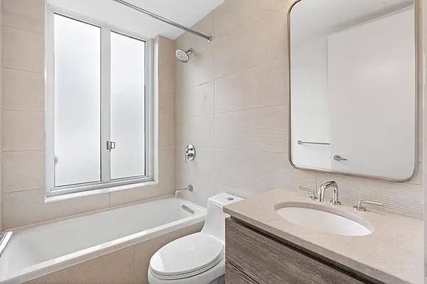 Apartment for rent at 70 W 37th St #1904, New York, NY 10018