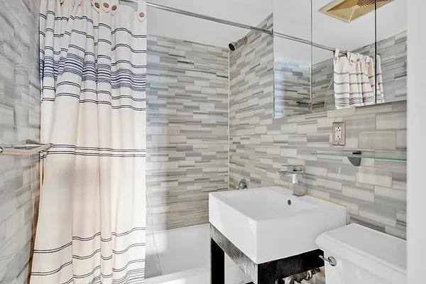Apartment for rent at 325 E 5th St #A1, New York, NY 10003