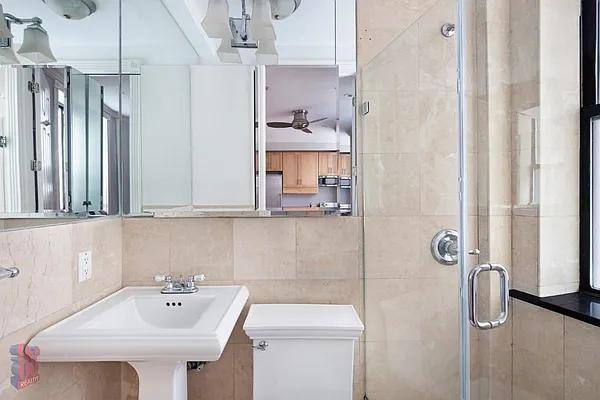 Apartment for rent at 326 E 35th St #2, New York, NY 10016