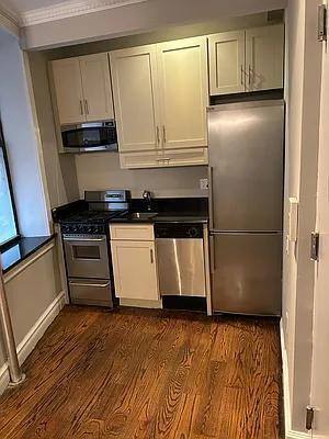 Apartment for rent at 326 E 35th St #2, New York, NY 10016