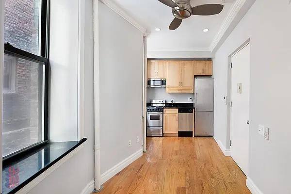 Apartment for rent at 326 E 35th St #2, New York, NY 10016