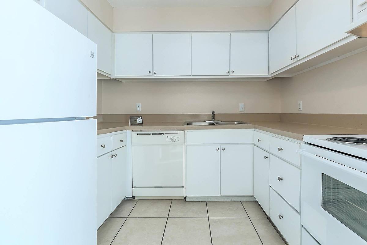 Apartment for rent at 6522 54th Ave N, Saint Petersburg, FL 33709