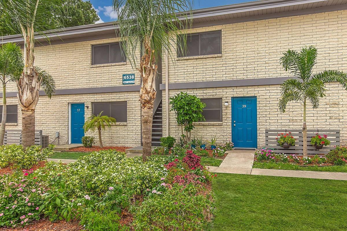Apartment for rent at 6522 54th Ave N, Saint Petersburg, FL 33709