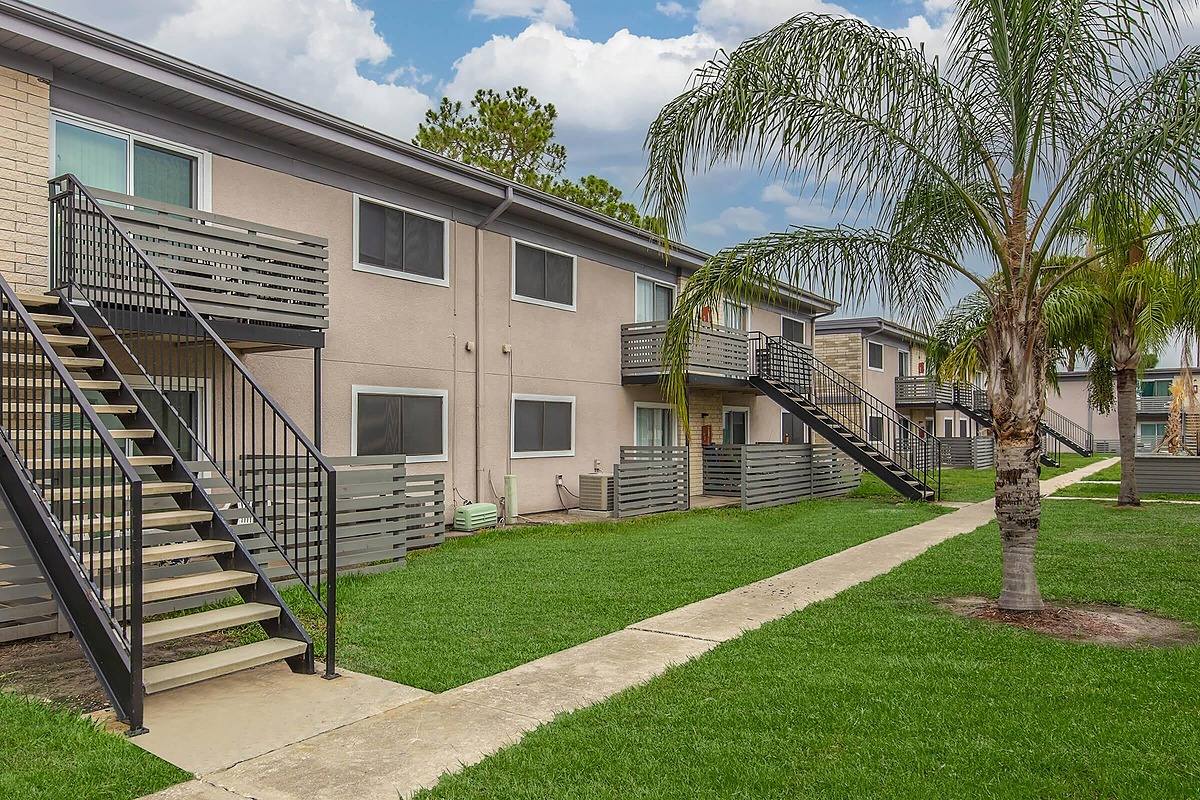 Apartment for rent at 6522 54th Ave N, Saint Petersburg, FL 33709
