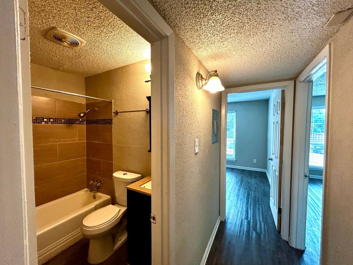 Condo for rent at 2401 Manor Rd, Austin, TX 78722