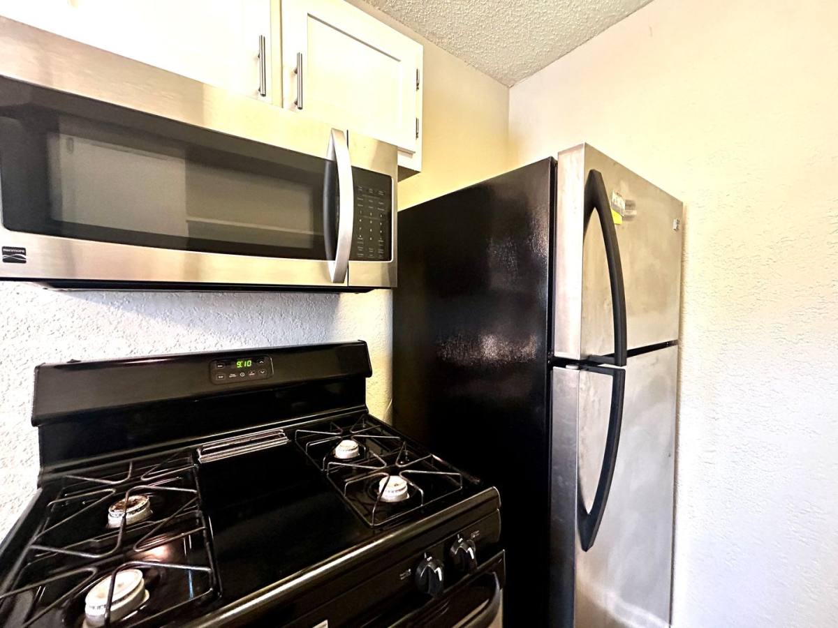 Condo for rent at 2401 Manor Rd, Austin, TX 78722
