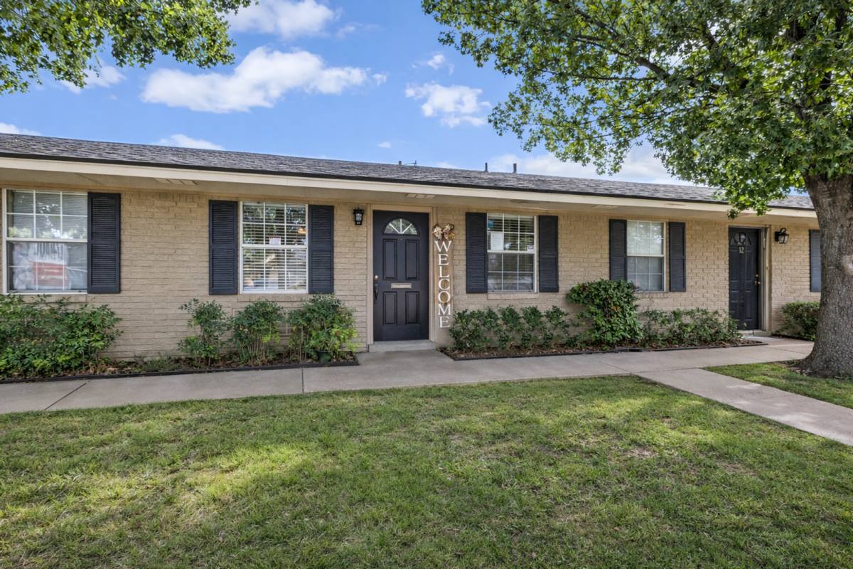 Apartment for rent at 5348 NW Cache Rd, Lawton, OK 73505