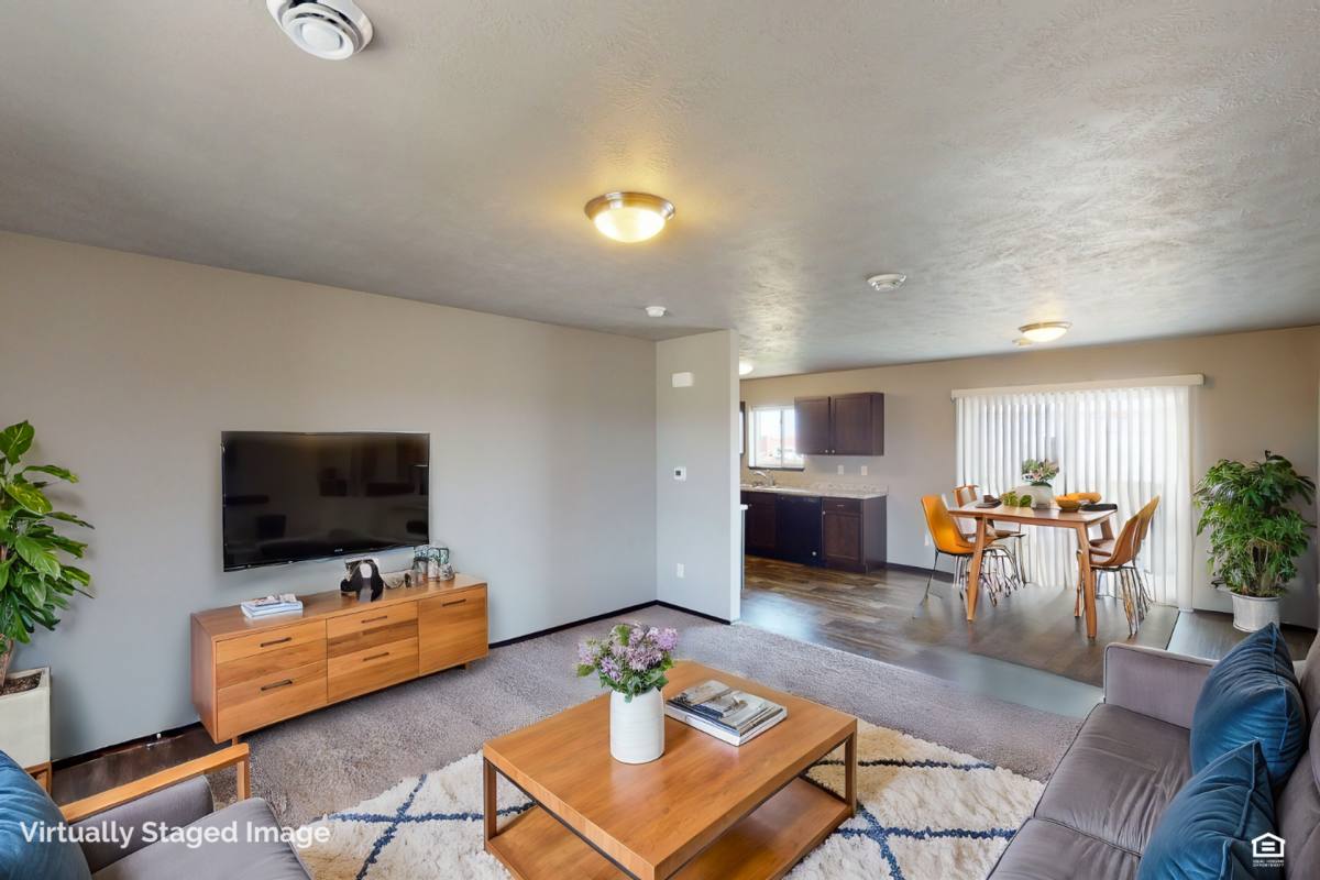 Townhouse for rent at 491 Prairie Trail Rd, Sheldon, IA 51201