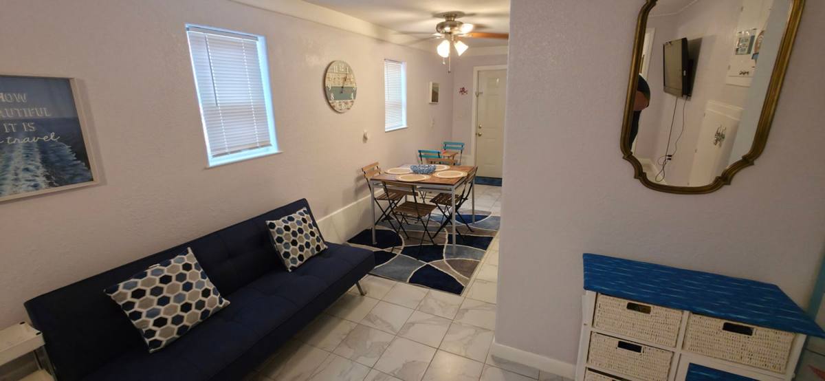 Apartment for rent at 1915 Ave O 1 #2, Galveston, TX 77550