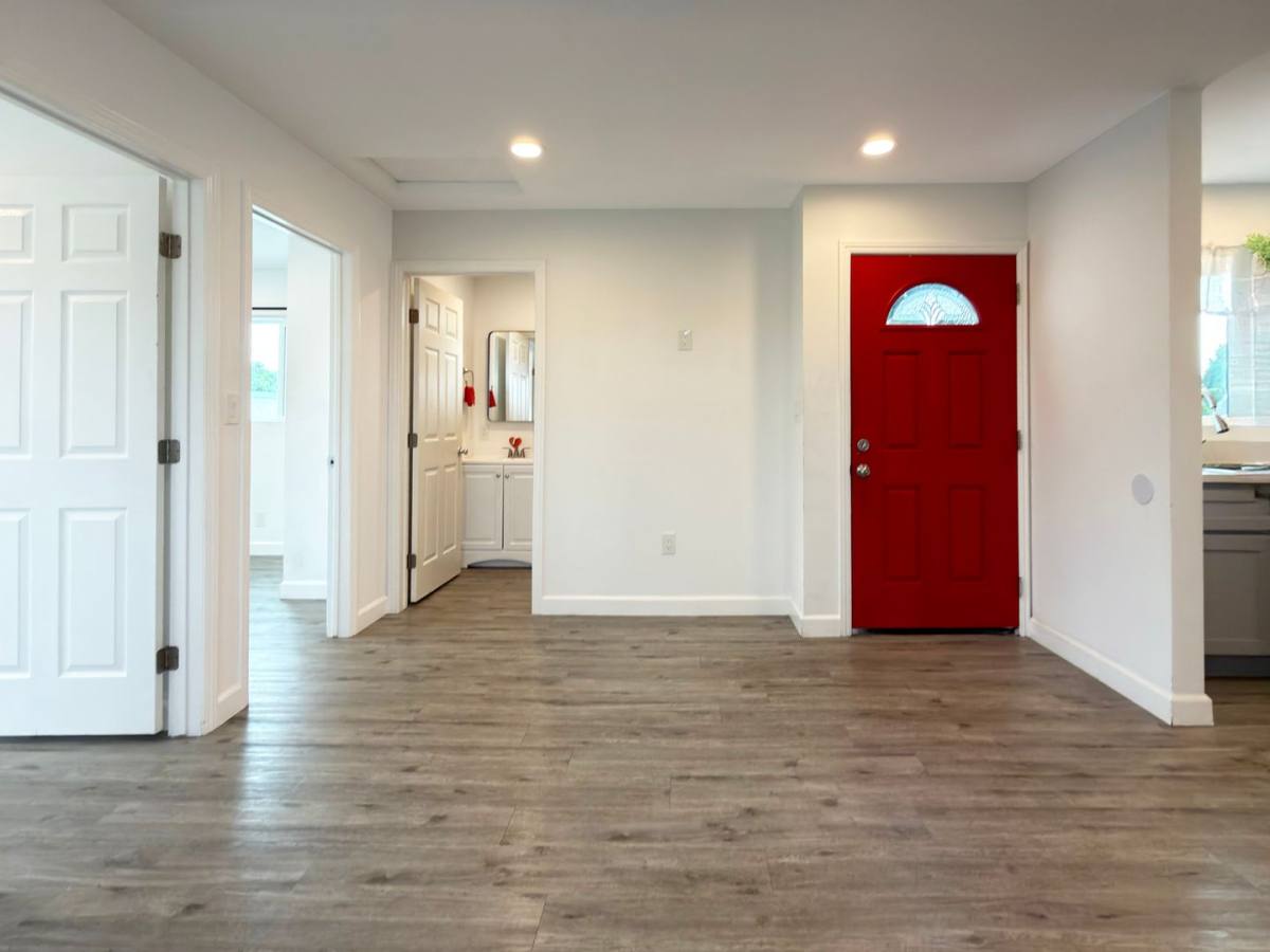 Apartment for rent at 2235 Locust Ave, Long Beach, CA 90806