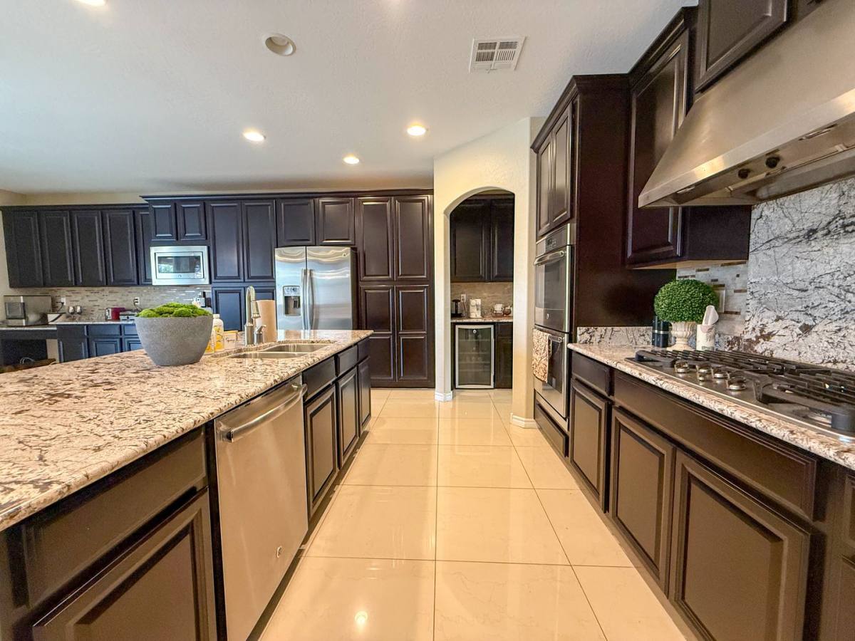 House for rent at 7276 White Bloom Ave, Las Vegas, NV 89117